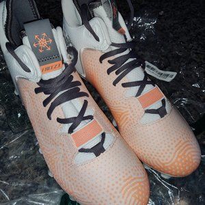 New Balance Men's with cleats Used like new